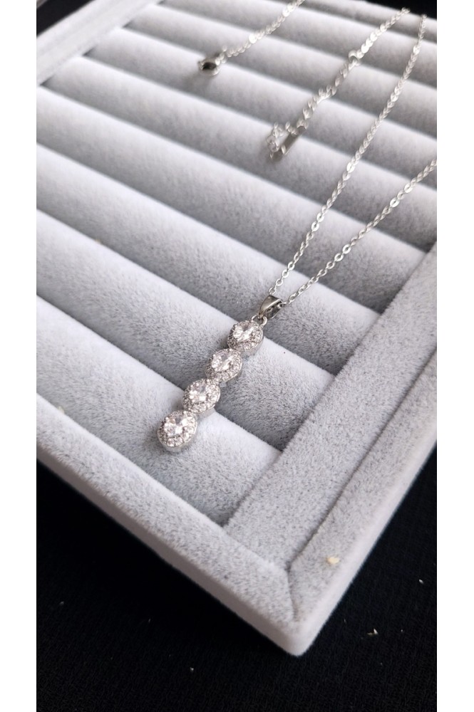 Çelik sıralı taşlı silver kolye